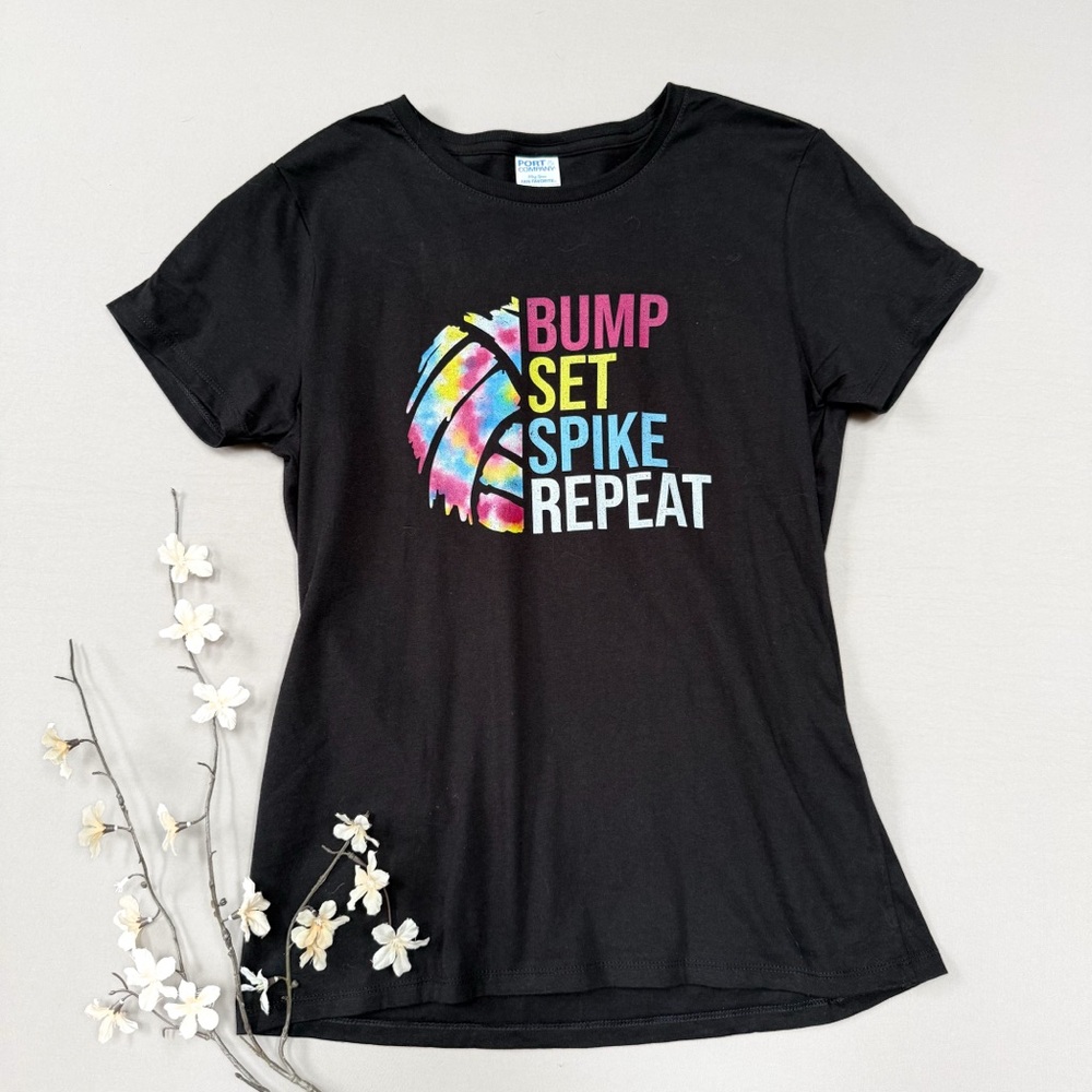 NWOT Black Volleyball Graphic Women's tee t-shirt top, women’s S.